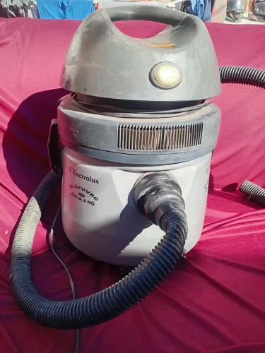 Vendo Aspirador de Pó 150,00