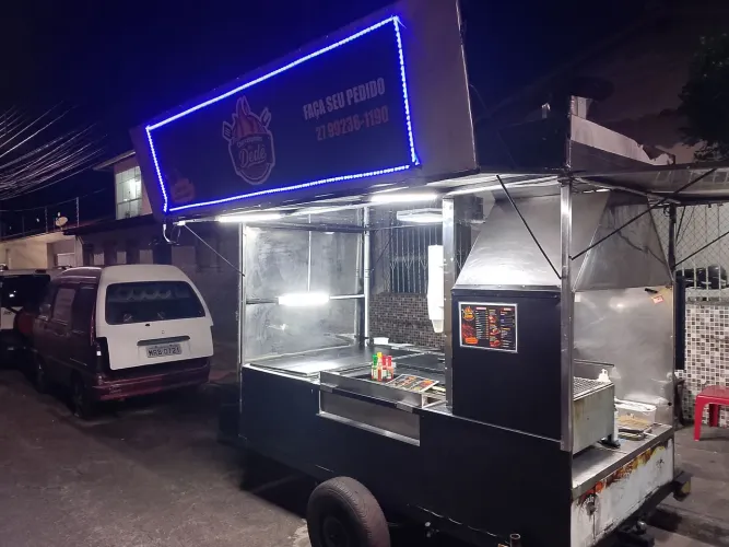 Vendo reboque de churrasquinho.