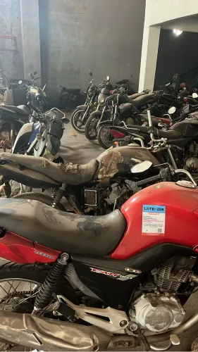 Moto 150 sucata d leilão 
