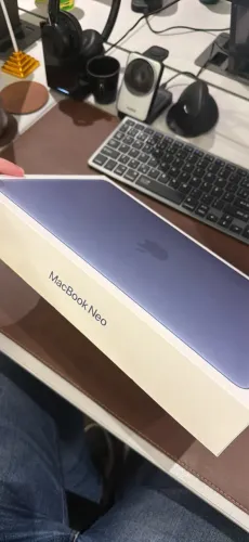 MacBook Neo Apple 13" Chip A18 Pro CPU de 6 núcleos GPU de 5 núcleos 256GB - Azul Índico