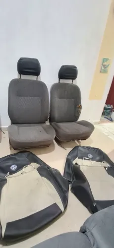 Par de bancos dianteiros Gol trilho largo