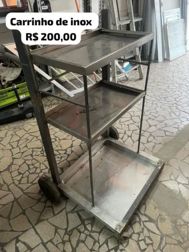   Carrinho de inox