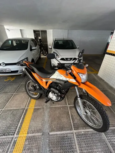 Honda NXR 160 Bros Seminova + Capacete (Viseira transparente e fumê)