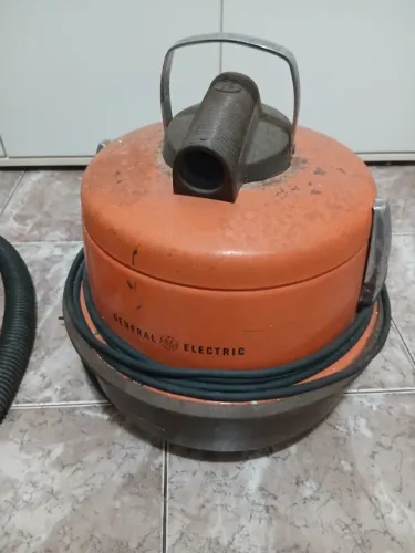 Aspirador de Pó GE Anos 70