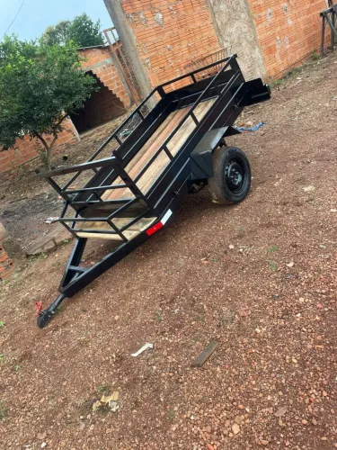 Vendo carretinha a pronta entrega aparti de 3.000 