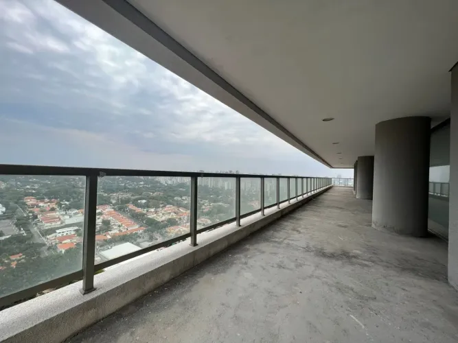 490 m², 4 suítes Apartamento novo com varanda ampla e vista livre no Campo Belo