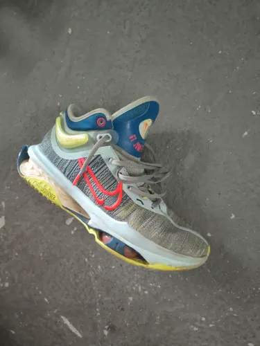 Nike GT Jump 2