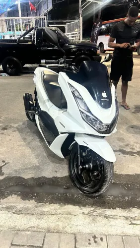 PCX BRANCA 2024