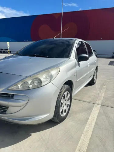 Peugeot 207 XR 1.4 Flex 8V 3P 2010
