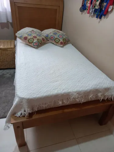 Cama madeira solteiro