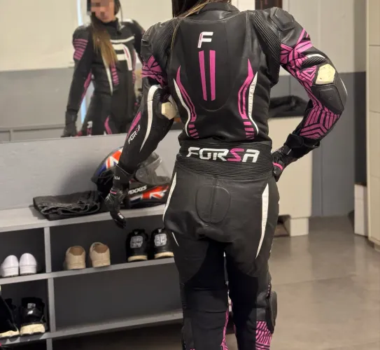 Macacão motociclista feminino