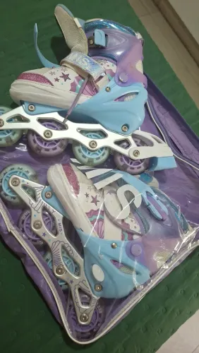 Patins 4 Rodas Inline Infantil Led +kit Proteção Sereia