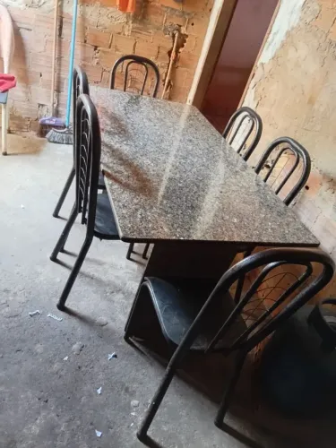 Mesa de seis cadeiras