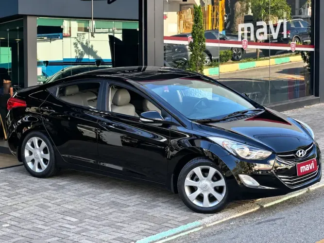 Hyundai Elantra GLS 1.8 16V Aut. 2012