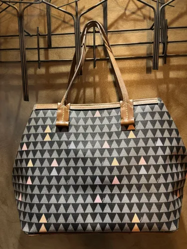 Bolsa triangle Schutz maravilhosa!!!