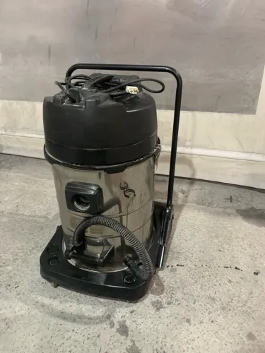 Título: Aspirador Profissional Pó e Líquido Inox (Com Defeito no Motor)