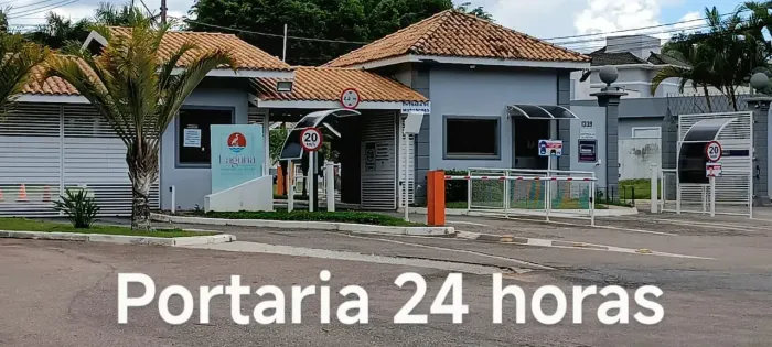 Sobrado para venda possui 240 metros quadrados com 4 quartos