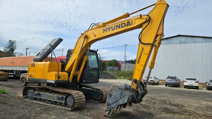 ESCAVADEIRA HIDRÁULICA HYUNDAI 