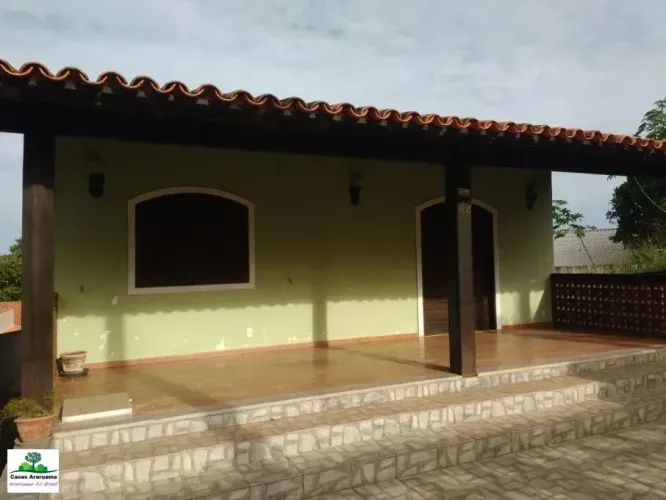 Casa independente 3qtos na Praia de Bananeiras em Araruama
