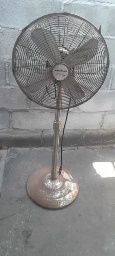 VENTILADOR DE PÉ