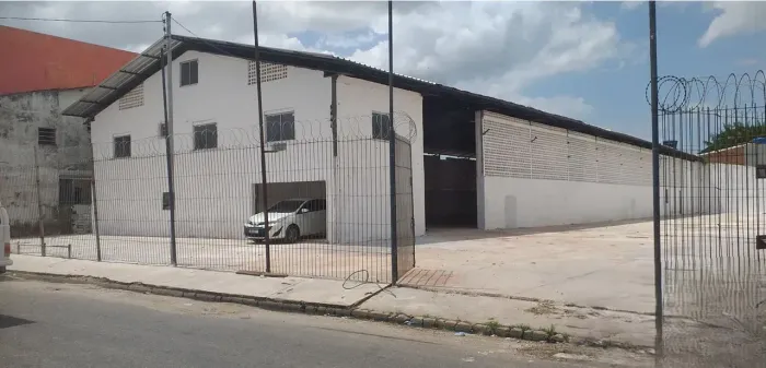 Imóvel comercial com 1800 m² c/ galpão de 825m² Maracangalha - Belém - PA