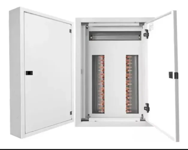 Quadro De Distribuição Trifásico 24d Sobrepor