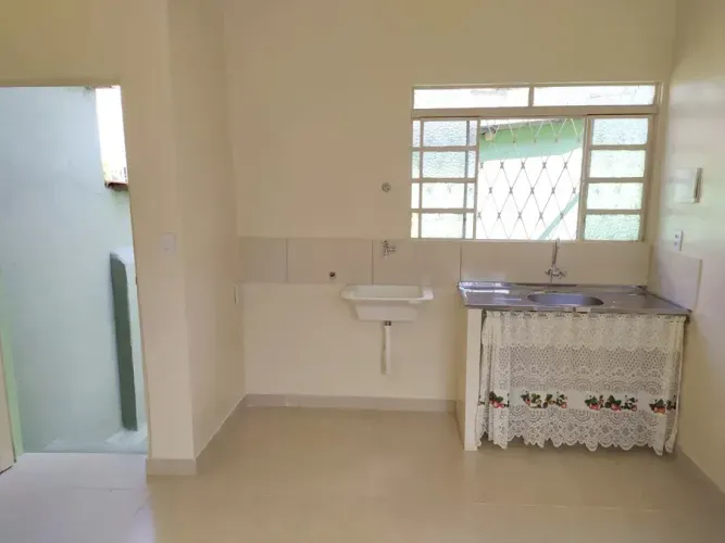 Kitinet com 1 quarto no Carlos Prates