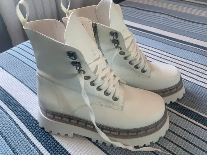 Bota Baw Clothing 