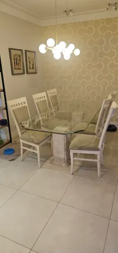 Mesa de vidro bisotê