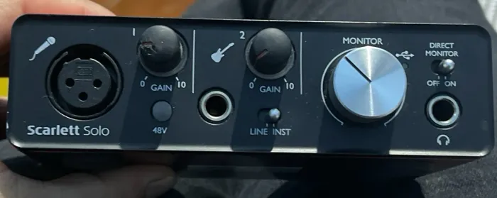 Interface de áudio Focusrite Scarlett Solo 2ª geração (2nd Gen)
