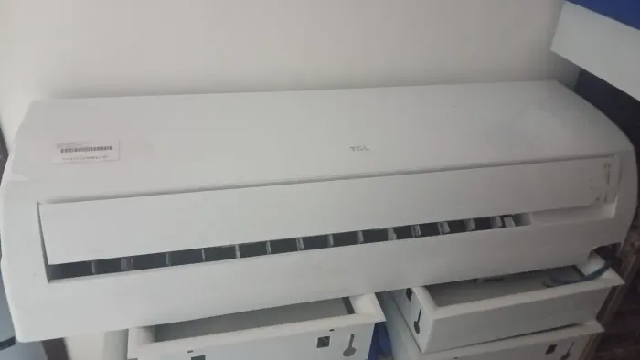 Vendo Ar condicionado a TCL de 24 mil BTUs