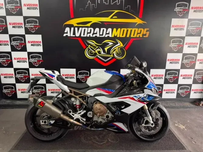 BMW S1000 RR 2021 20.900 km. Já emplacada e à pronta entrega