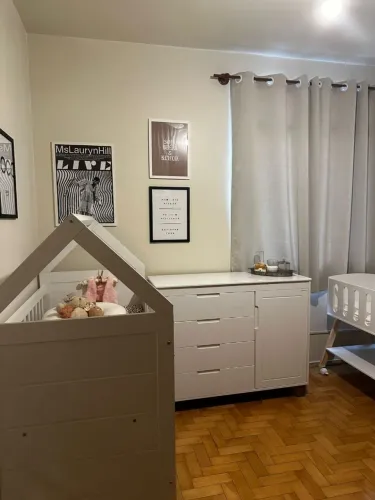 Vende conjunto berço e cômoda p recém nascido, super conservada, pouco uso