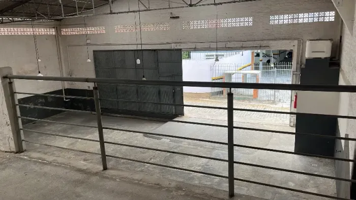Galpão para alugar com 320 m2 e mezanino de 120 m2
