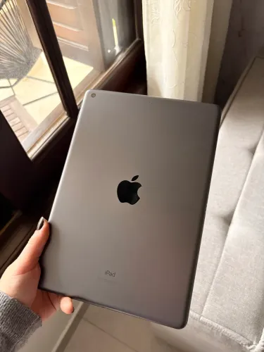 iPad 8ª geração SEM MARCAS DE USO
