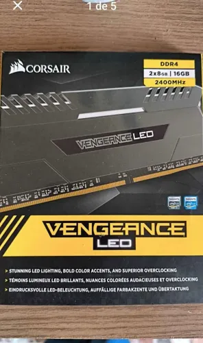 Memória DDR4 Corsair LED Branco 