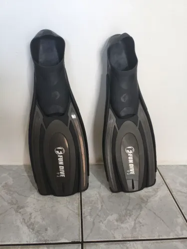 Kit Snorkel e Pé de Pato