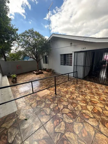 Casa com Dependência