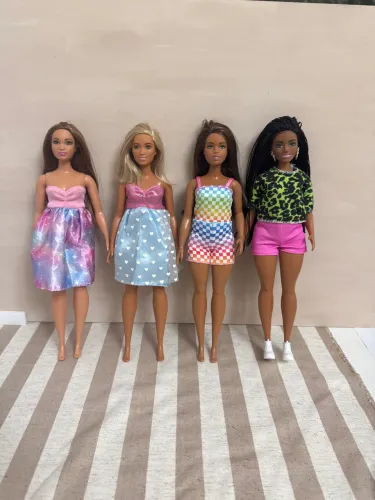 Lote de Barbies fashionistas