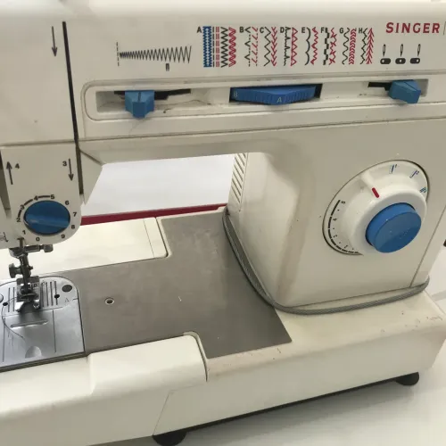 Máquina de costura singer 
