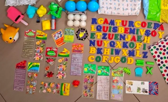 Lote Brinquedos 105 unidades