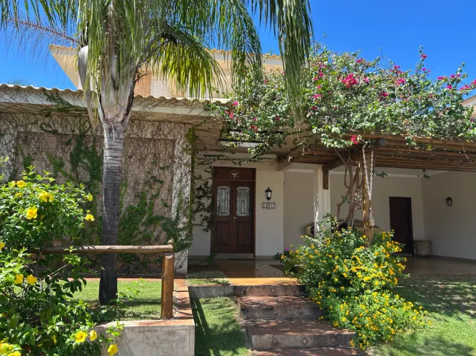 Vendo linda casa em Santa Fé do Sul