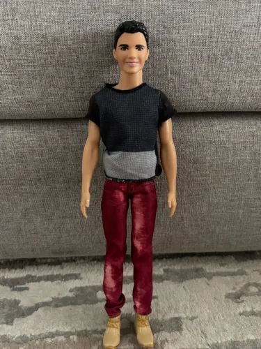 boneco ken