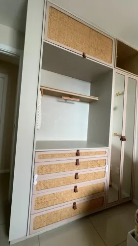 Guarda-roupa infantil planejado com trocador