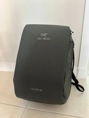 Mochila Arcteryx blade 28 nova