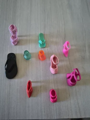 Sapatos boneca Barbie aleatórios