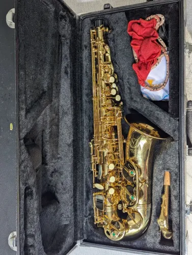 Sax alto eagle semi novo