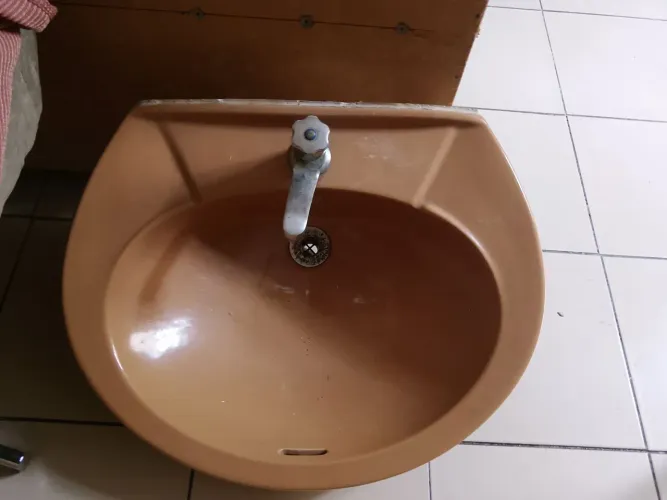 DOAÇÃO Pia de banheiro