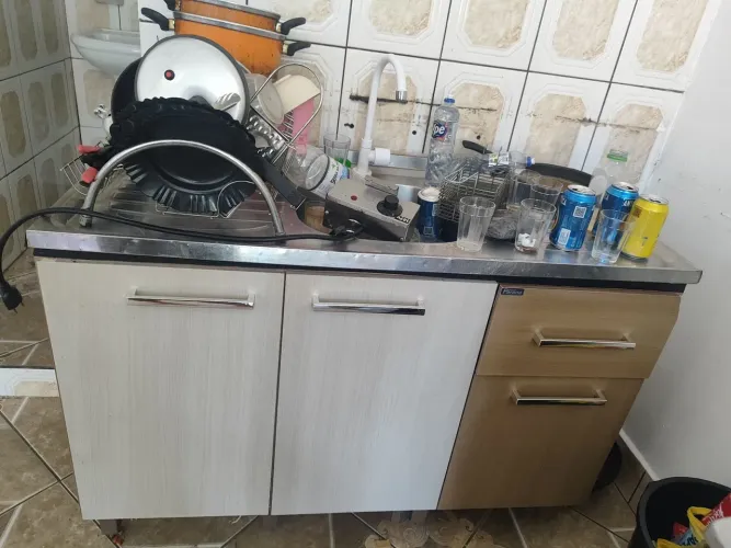 Vendo Pia com Gabinete 3 portas e 1 gaveta