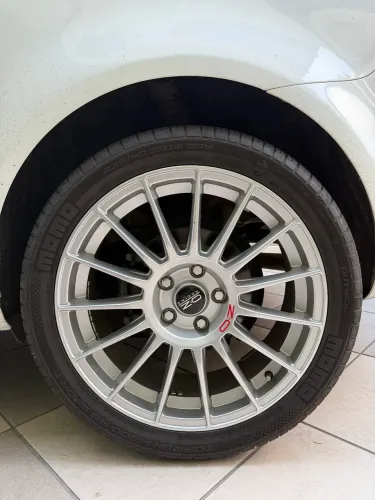 Rodas OZ 18 5x112 - Pneus MOMO 235/40/18